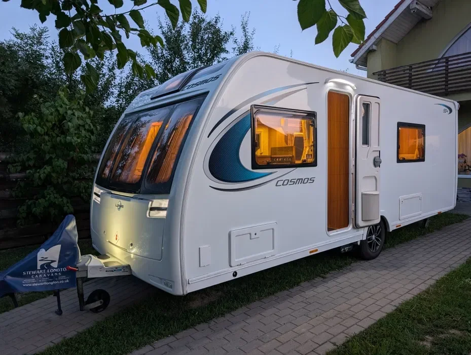 Lunar 2018/ 4 pers/ Baie Mare/ trapa panoramica/ Paturi fixe/ Dus separat/ Centrala Truma/ Mover